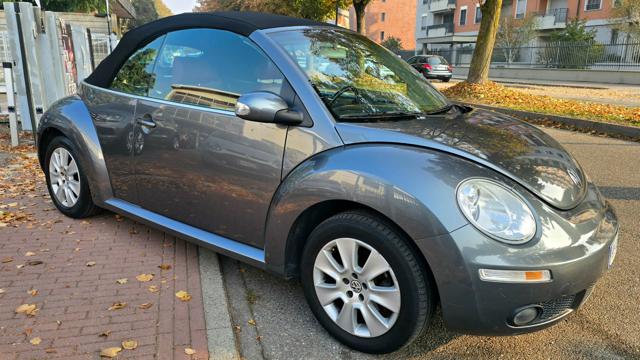 VOLKSWAGEN NEW BEETLE CABRIO 2.0 AUTOMATICO LIMITED RE - foto 15