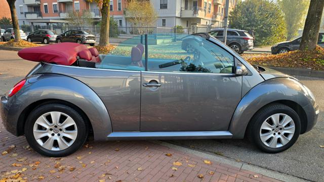 VOLKSWAGEN NEW BEETLE CABRIO 2.0 AUTOMATICO LIMITED RE - foto 14