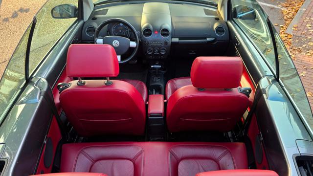 VOLKSWAGEN NEW BEETLE CABRIO 2.0 AUTOMATICO LIMITED RE - foto 22