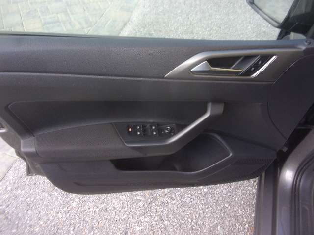 VOLKSWAGEN POLO VI  5P 1.0 MPI COMFORTLINE 75CV- - foto 19