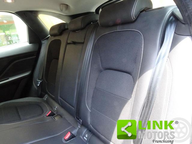 JAGUAR F-PACE 2.0 D. 180 CV R-SPORT - foto 9