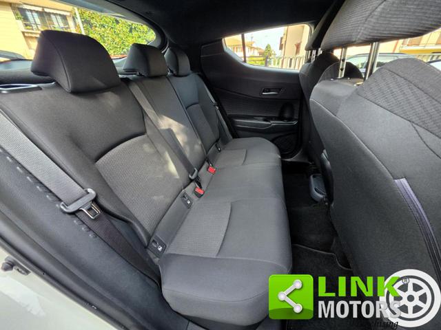 TOYOTA C-HR 1.8H BUSINESS 2WD E-CVT - foto 6
