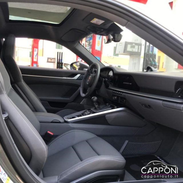 PORSCHE 992 CARRERA 4 GTS - foto 9