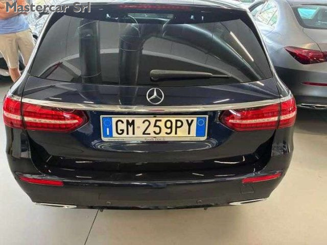 MERCEDES-BENZ E 220 SW D MHEV PREMIUM AMG S213 4MATI - foto 4
