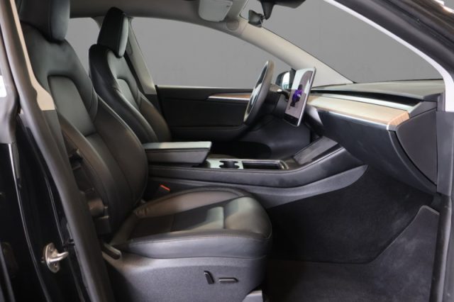 TESLA MODEL Y LONG RANGE AWD - foto 7