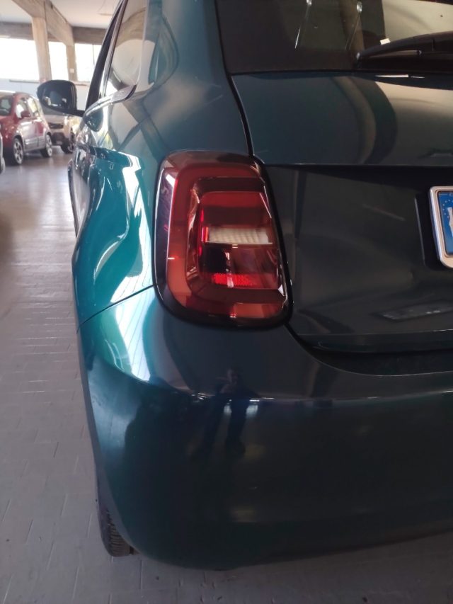 FIAT 500E BERLINA 42 KWH ICON MY22 - foto 9