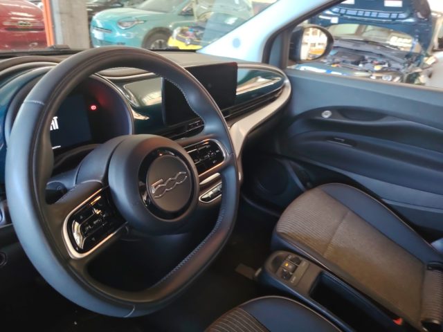 FIAT 500E BERLINA 42 KWH ICON MY22 - foto 14