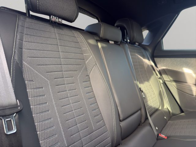 PEUGEOT 3008 HYBRID 136 E-DCS6 GT - foto 19