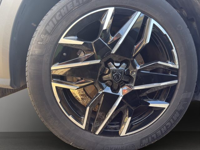 PEUGEOT 3008 HYBRID 136 E-DCS6 GT - foto 22
