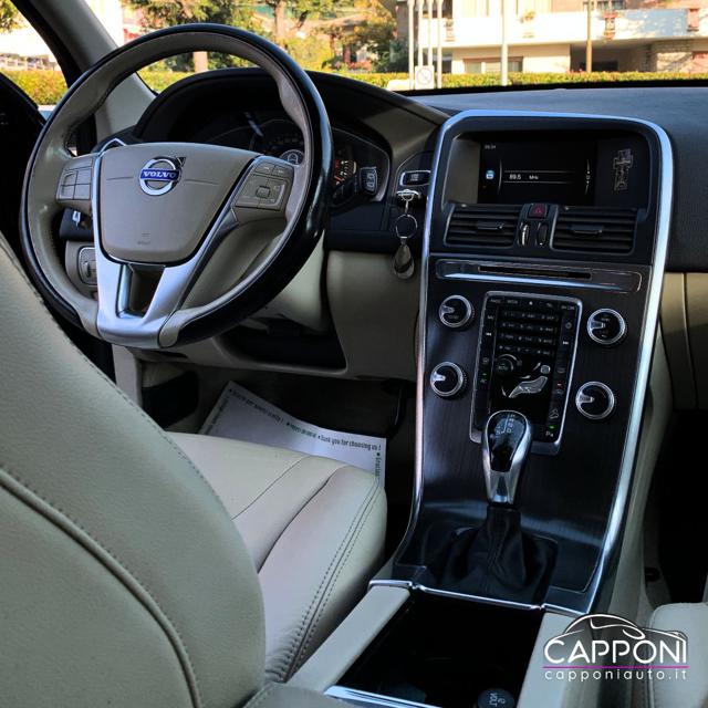 VOLVO XC60 D4 AWD - foto 18