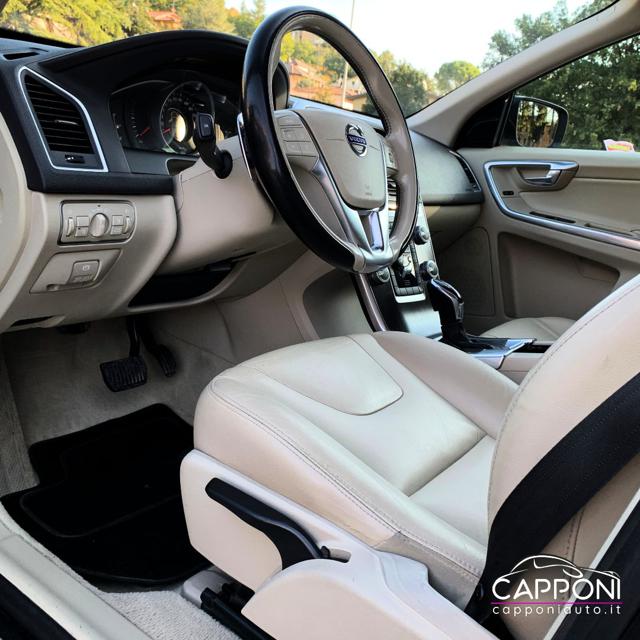 VOLVO XC60 D4 AWD - foto 7