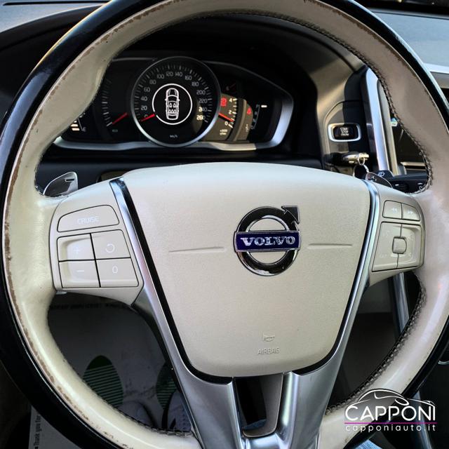 VOLVO XC60 D4 AWD - foto 11