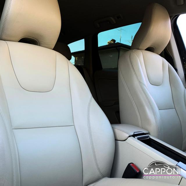 VOLVO XC60 D4 AWD - foto 9