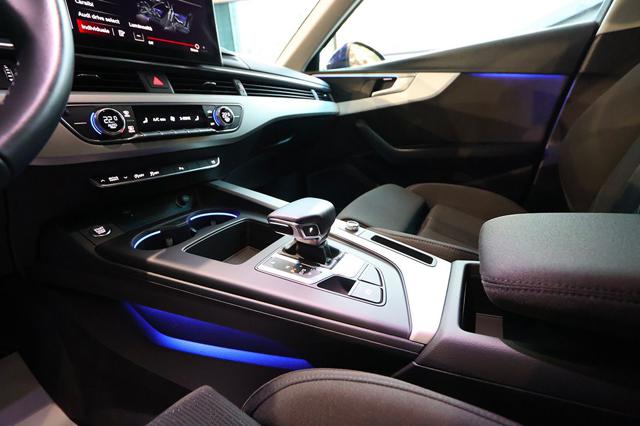 AUDI A4 35 TFSI AVANT S-TRONIC S-LINE - foto 38