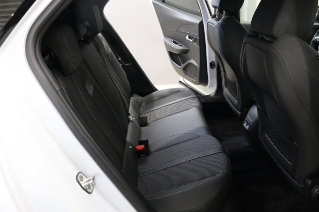 PEUGEOT 2008 136 DCS6 GT - foto 18