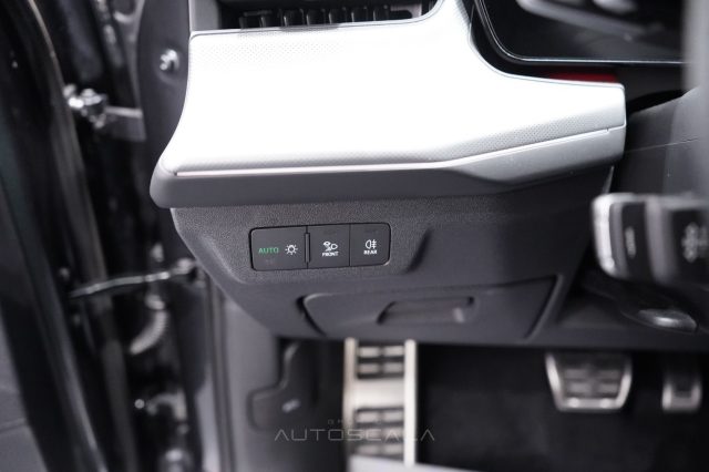 AUDI Q3 SPB TDI 110 KW S TRONIC LAUNCH E - foto 13