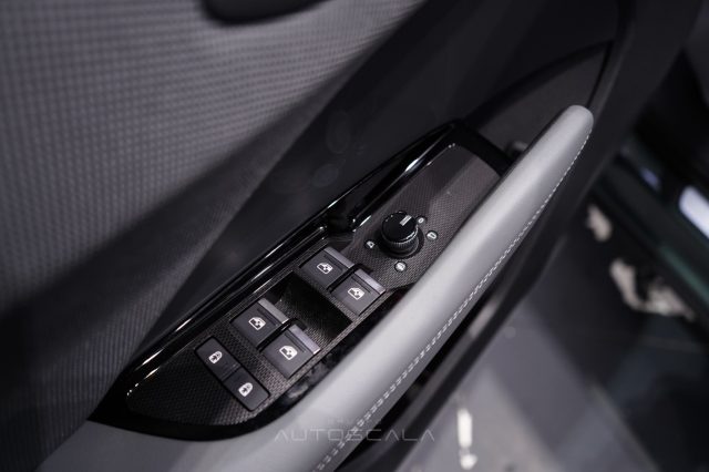AUDI Q3 SPB TDI 110 KW S TRONIC LAUNCH E - foto 9