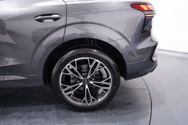 AUDI Q3 SPB TDI 110 KW S TRONIC LAUNCH E - foto 30
