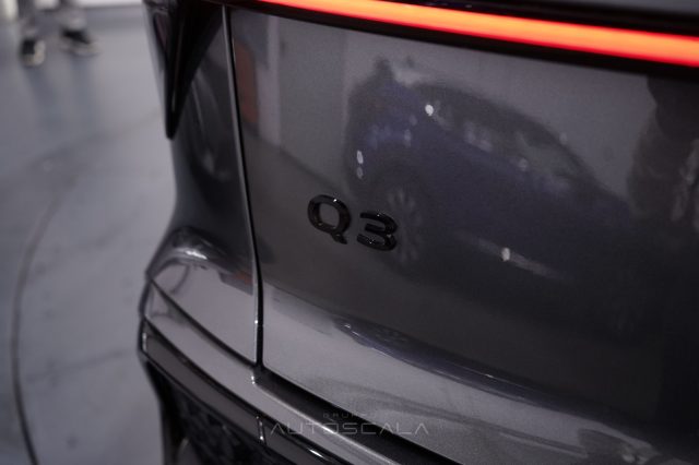 AUDI Q3 SPB TDI 110 KW S TRONIC LAUNCH E - foto 31