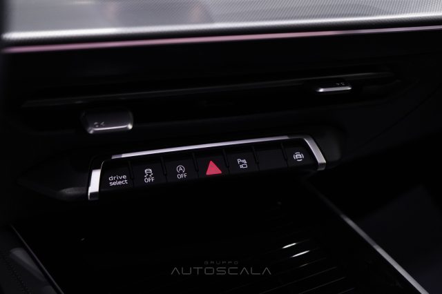 AUDI Q3 SPB TDI 110 KW S TRONIC LAUNCH E - foto 17