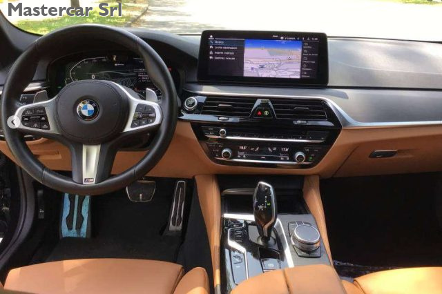BMW 545 G30 BERLINA LCI 545E XDRIVE MSPO - foto 5