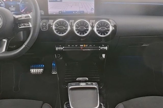 MERCEDES-BENZ A 200 D AUTOMATIC AMG LINE ADVANCED - foto 8