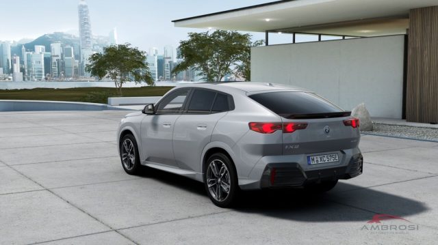 BMW IX2 EDRIVE20 MSPORT INNOVATION PACKA - foto 2
