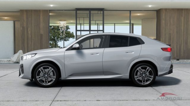 BMW IX2 EDRIVE20 MSPORT INNOVATION PACKA - foto 3