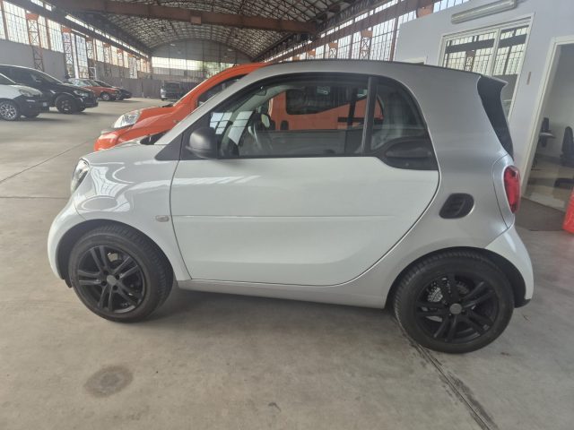 SMART FORTWO 70 1.0 TWINAMIC BRABUS STYLE - foto 4
