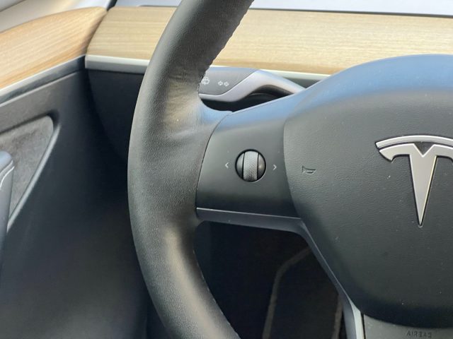 TESLA MODEL Y LONG RANGE AWD - foto 25
