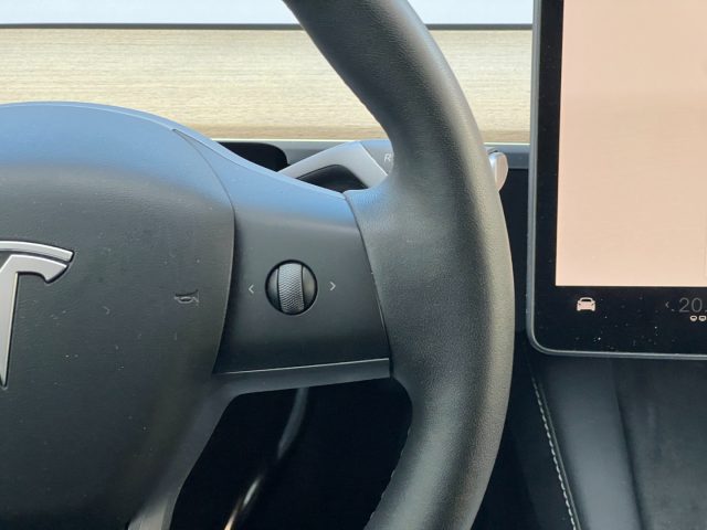 TESLA MODEL Y LONG RANGE AWD - foto 26