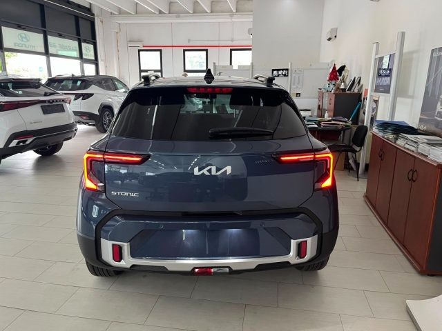 KIA STONIC 1.0 T-GDI 100 CV MHEV DCT URBAN - foto 6