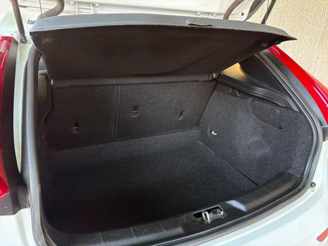 VOLVO V40 D2 KINETIC - foto 14