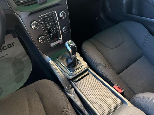 VOLVO V40 D2 KINETIC - foto 11