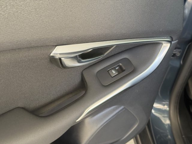 VOLVO V40 CROSS COUNTRY D2 GEARTRONIC - foto 11