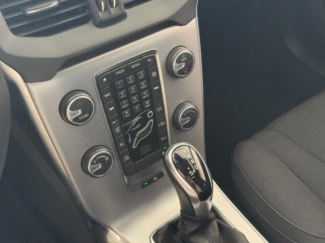 VOLVO V40 CROSS COUNTRY D2 GEARTRONIC - foto 13
