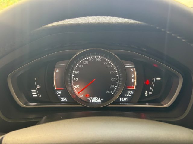 VOLVO V40 CROSS COUNTRY D2 GEARTRONIC - foto 17