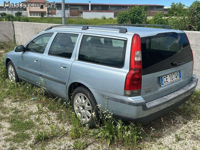 VOLVO V70 V70 II 2000 2.4 D5 OPTIMA TG. CE - foto 4