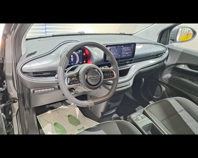 FIAT 500E 42 KWH 120CV - foto 6
