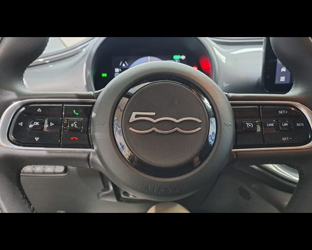 FIAT 500E 42 KWH 120CV - foto 7
