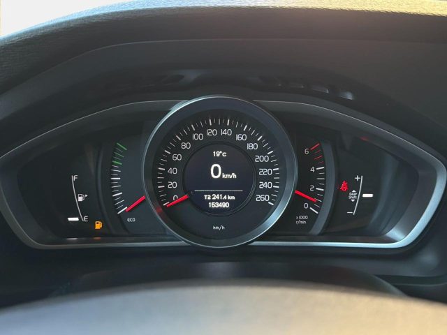 VOLVO V40 D2 KINETIC - foto 9