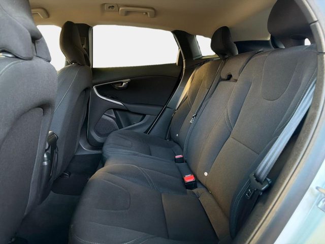 VOLVO V40 D2 KINETIC - foto 13