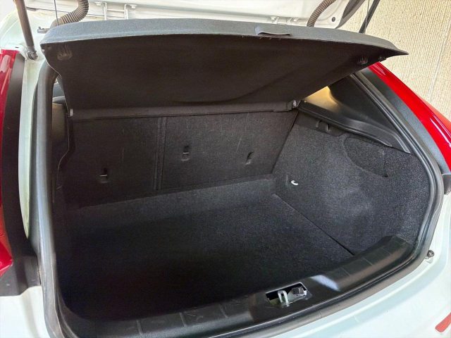 VOLVO V40 D2 KINETIC - foto 14