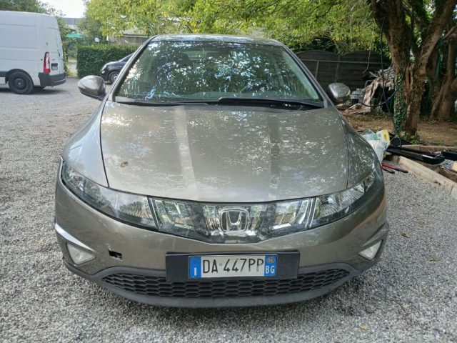 HONDA CIVIC 1.8 I-VTEC 5P. SPORT - foto 2