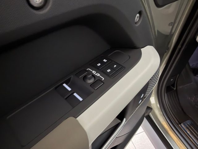 LAND ROVER DEFENDER 90 3.0D I6 200 CV AWD AUTO //PAR - foto 31