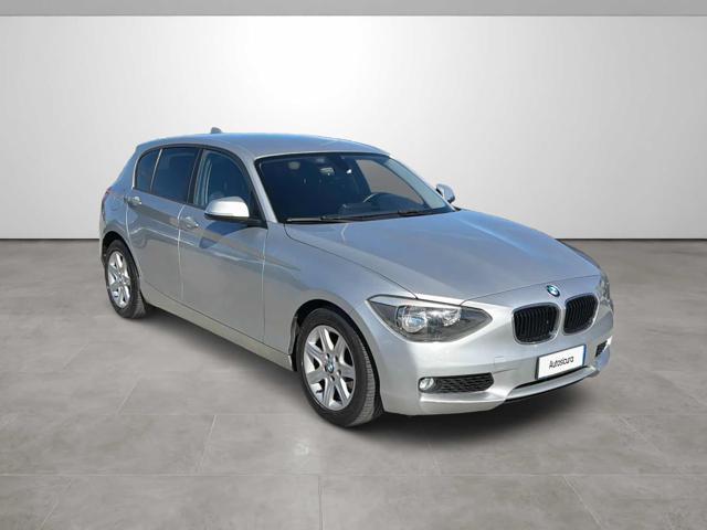 BMW 120 D 5P. UNIQUE - foto 3