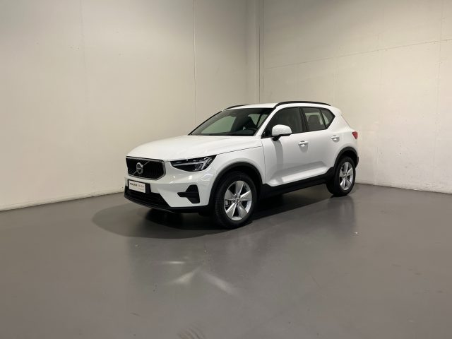 VOLVO XC40 CORE B3  AUTO