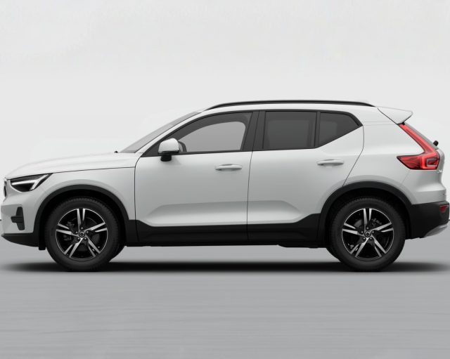 VOLVO XC40 CORE B3 AUTO - foto 2