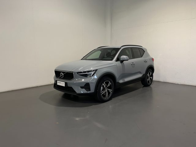 VOLVO XC40 CORE B3 AUTO