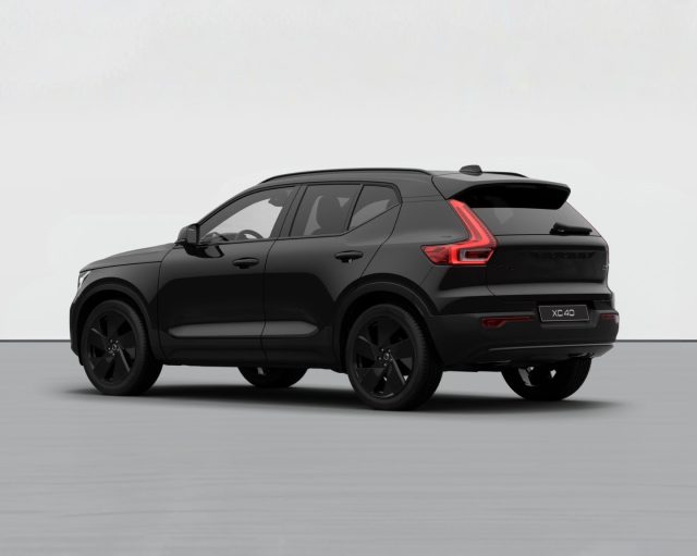VOLVO XC40 PLUS BLACK EDITION B3 AUTO - foto 3
